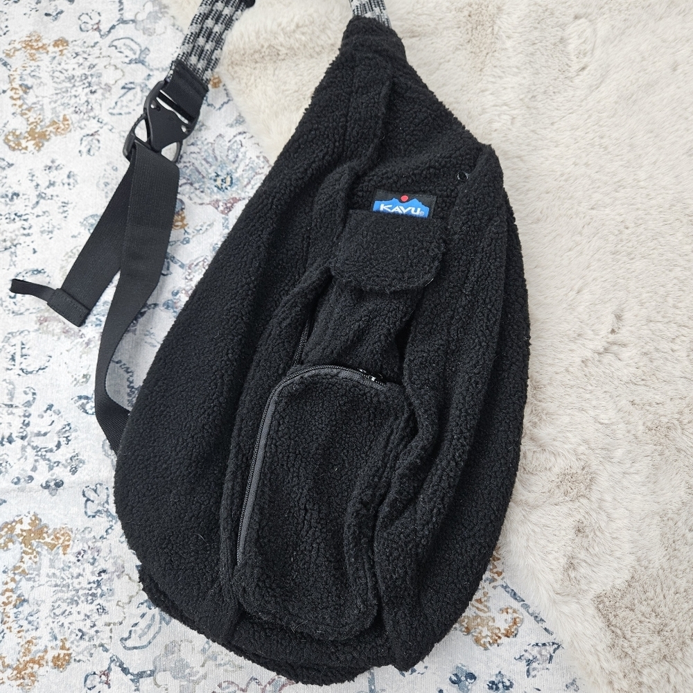 Kavu Fleece 4 Rope Sling Bag Black - Picture 2 of 10